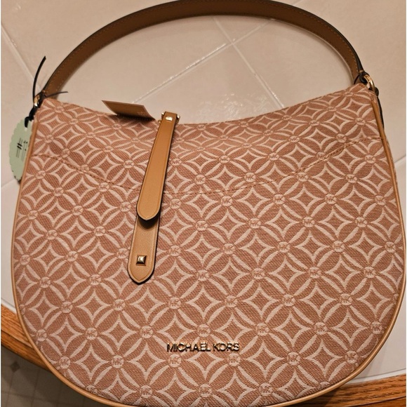 ~ New Michael Kors Bag ~ - Picture 2 of 3